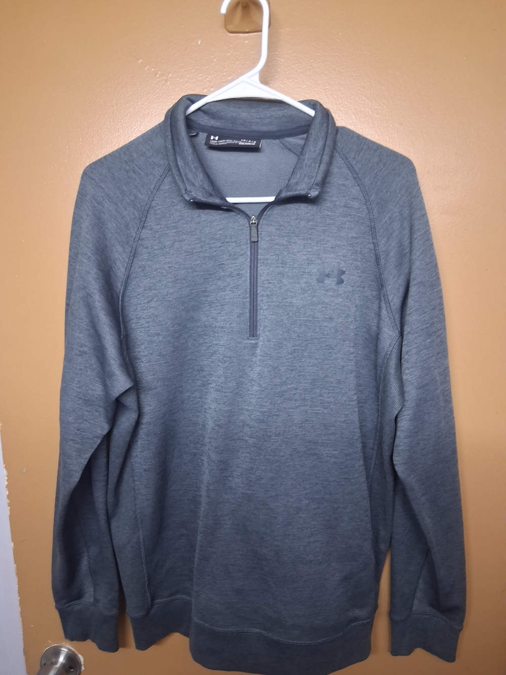 Under Armour Large Men’s Gray Quarter-Zip Pullover Sweater